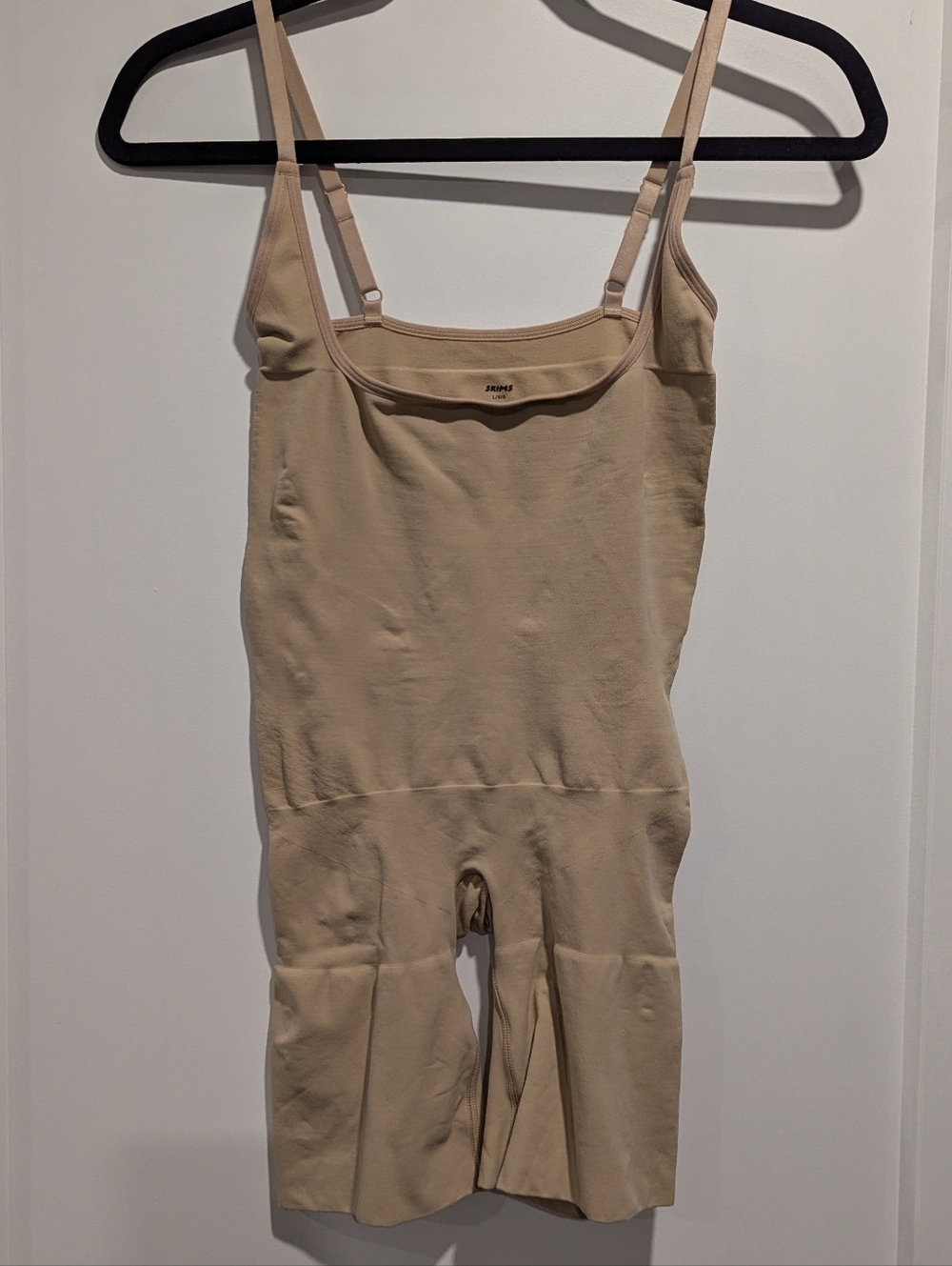 SKIMS Nude Beige Seamless Shapewear Bodysuit